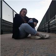 Estudiante con título de bachillerato y buen nivel de inglés, imparte clases a niños de entre 6 y 15 años.